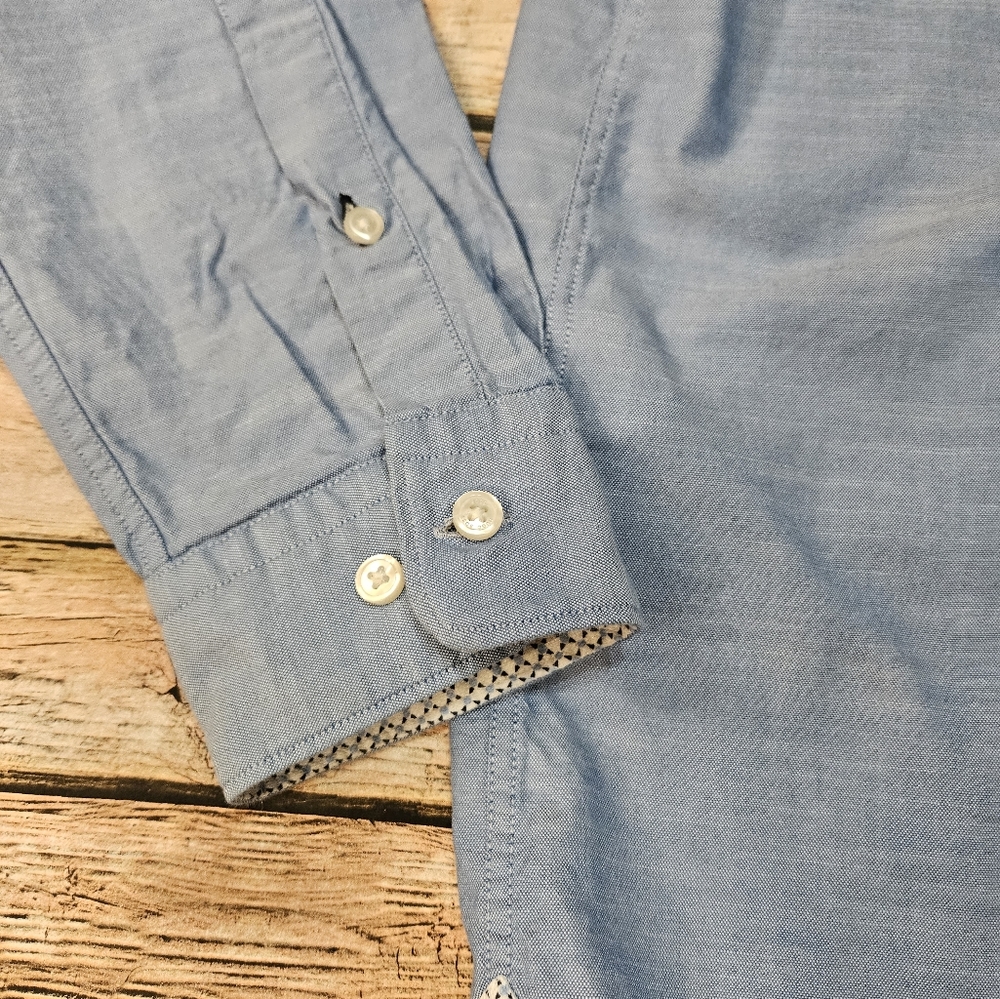 Hugo Boss button down - Picture 6 of 10